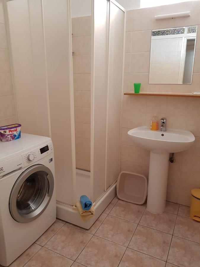 Apartmani Sonia Njivice Buitenkant foto
