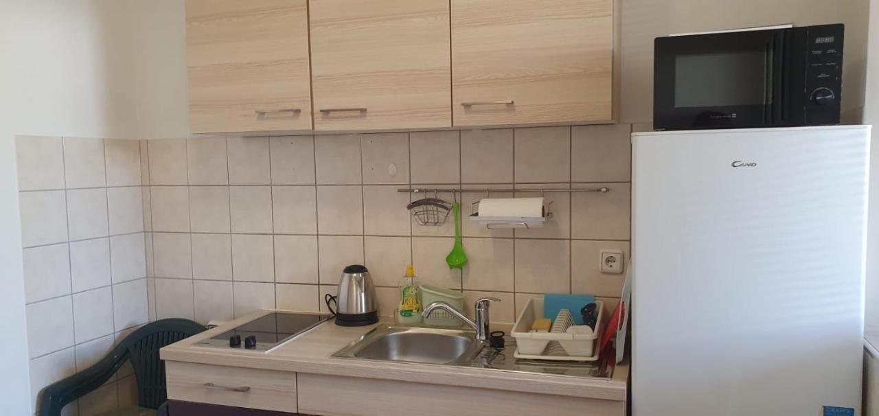 Apartmani Sonia Njivice Buitenkant foto