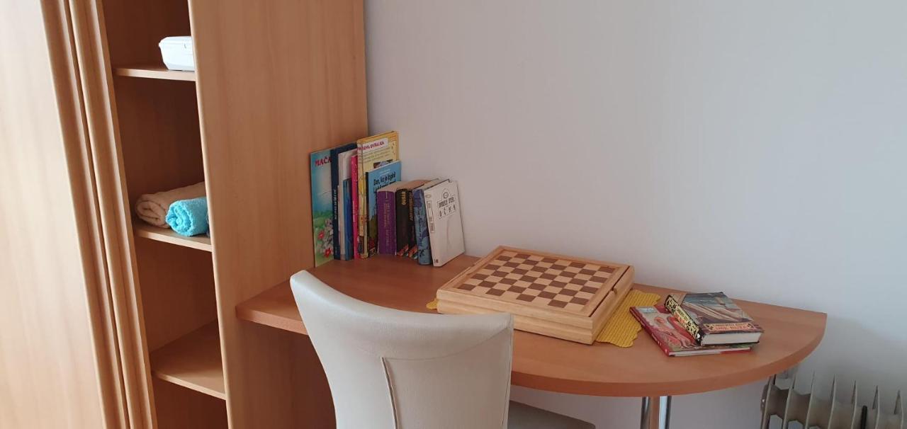 Apartmani Sonia Njivice Buitenkant foto