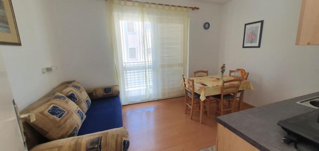 Apartmani Sonia Njivice Buitenkant foto
