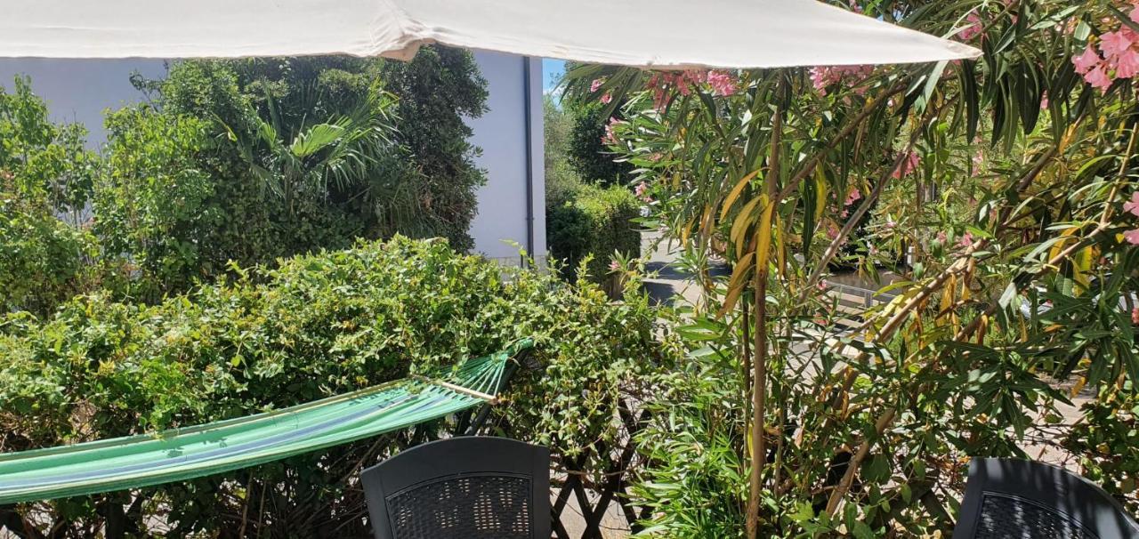 Apartmani Sonia Njivice Buitenkant foto