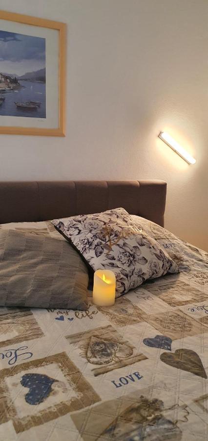 Apartmani Sonia Njivice Buitenkant foto