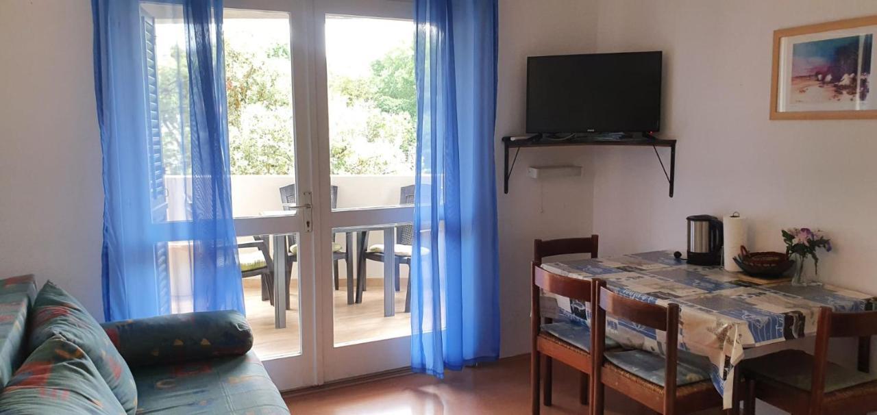 Apartmani Sonia Njivice Buitenkant foto