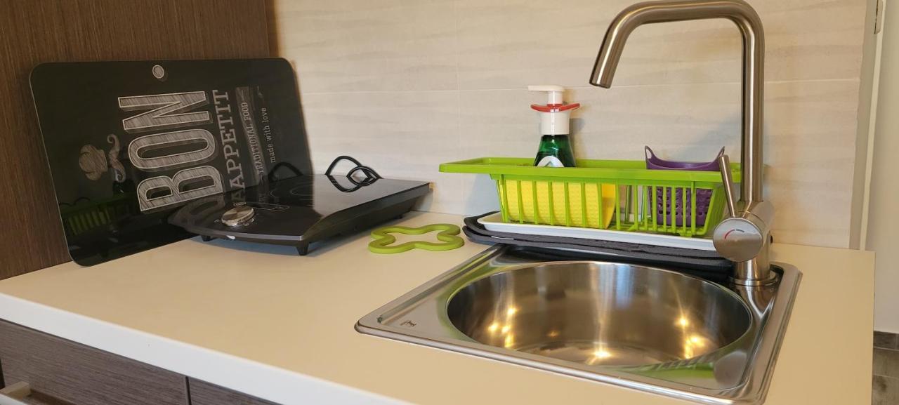 Apartmani Sonia Njivice Buitenkant foto