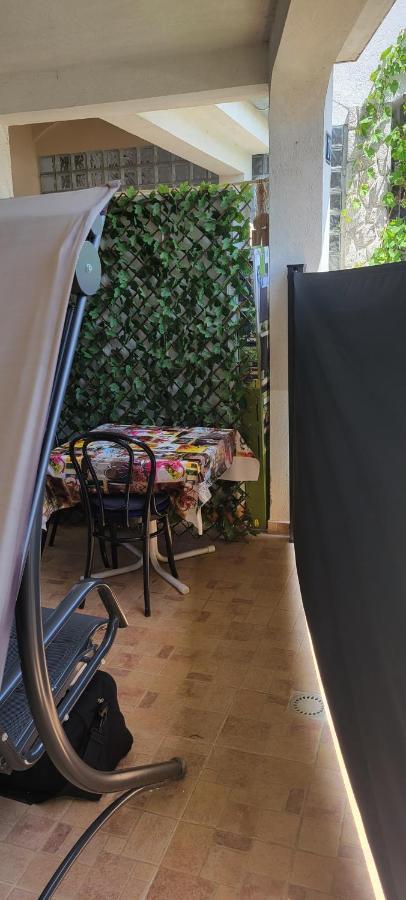Apartmani Sonia Njivice Buitenkant foto