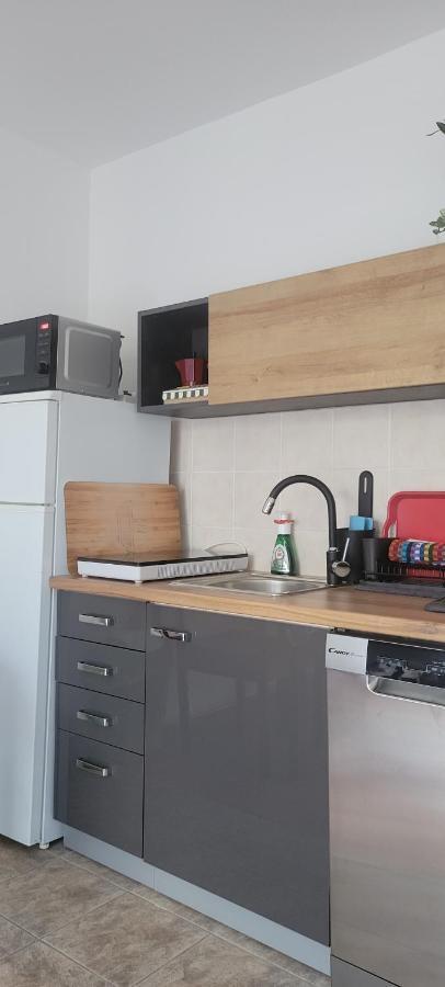 Apartmani Sonia Njivice Buitenkant foto